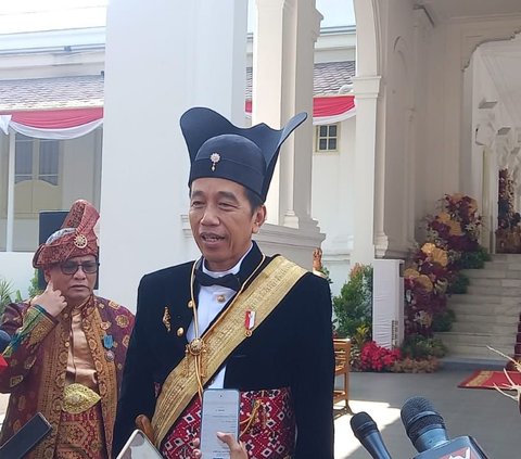 Jokowi Kenakan Ageman Songkok Singkepan Ageng di Upacara HUT ke-78 RI