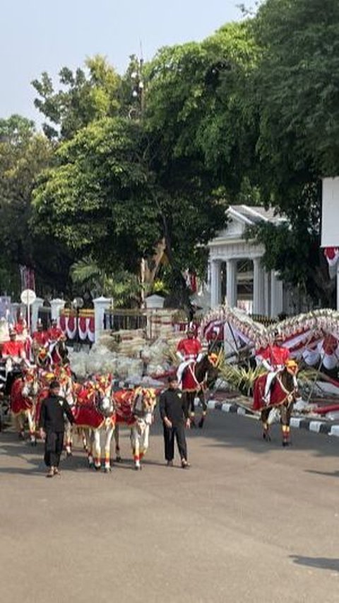 Tiba di Istana, Bendera Pusaka dan Naskah Proklamasi Dibawa Kereta Kencana Ki Jaga Rasa