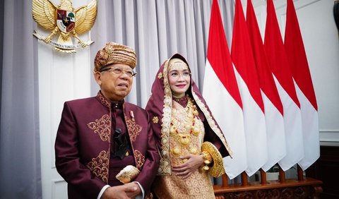Wakil Presiden (Wapres) Ma'ruf Amin didampingi Ibu Wury Ma'ruf Amin, menghadiri Upacara HUT ke-78 Kemerdekaan RI di Istana Merdeka, Jakarta.