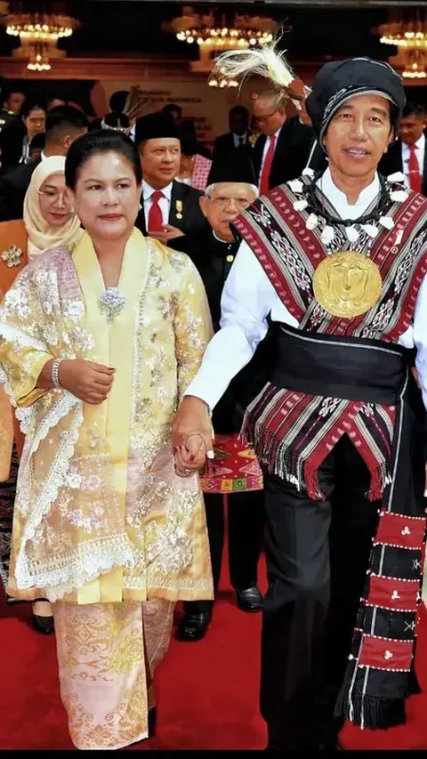 Jokowi Sebut Sampai Tikungan Desa Ada Foto Saya Bareng Capres