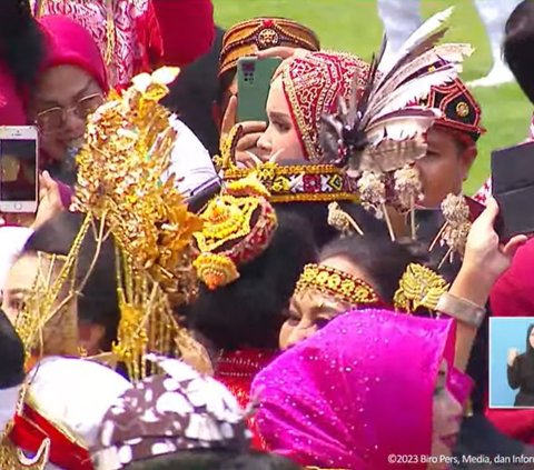 Momen Iriana Jokowi Berjoget saat Perayaan HUT RI Ke-78 di Istana