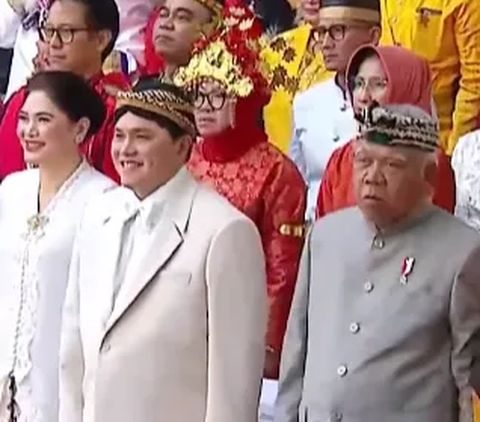 Momen Lucu Menteri PUPR Basuki Hadimuljono Singkap Jas Erick Thohir, Reaksi Istri Disorot