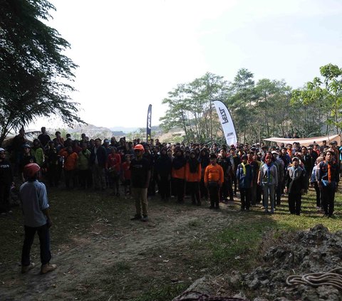 Mereka terdiri dari organisasi yakni, Sispala, Mahasiswa Pecinta Alam (Mapala),  panjat tebing, susur goa, kepemudaan desa dan Gema Balantara (Gembala).