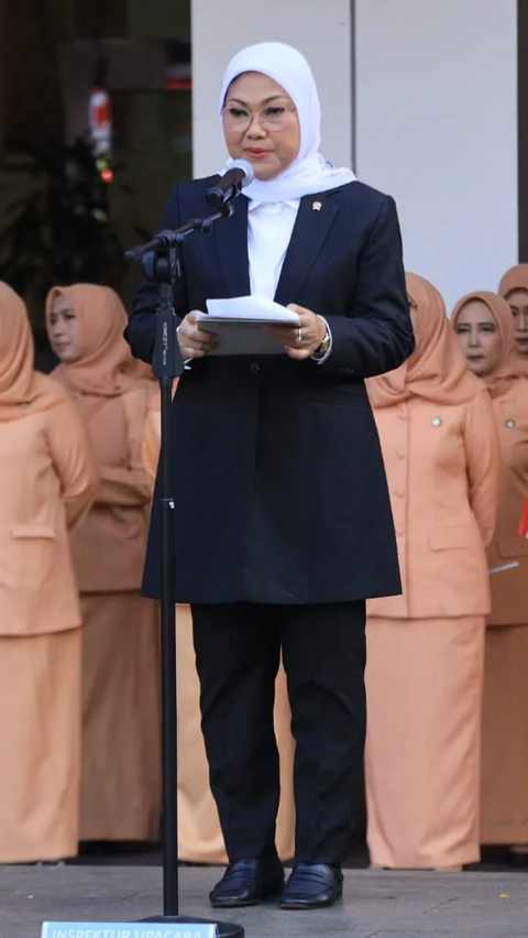 Menaker Ida mengungkapkan, sejumlah proyeksi untuk mewujudkan Indonesia menjadi negara maju, meliputi, Pertumbuhan ekonomi yang memuncak 7,4 persen pada tahun 2039;