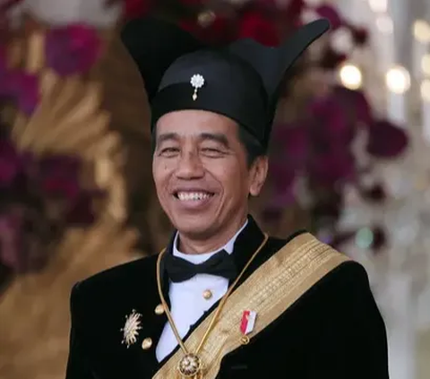 VIDEO: Momen Jokowi Sampai Terpukau Aksi Jet Tempur TNI AU di Langit Istana Negara