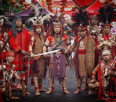 Kaesang dan Erina Pakai Busana Adat Sulawesi Utara di Istana Merdeka, Ini Makna Tiap Bagiannya