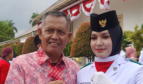 Terkait cita-cita Nur Adzanna SHUB-HI yang ingin menjadi Akpol setelah tamat SMA, dirinya mengatakan itu adalah kemauan putrinya sendiri tanpa ada paksaan dari dirinya.