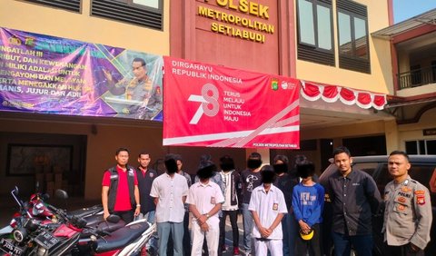 Sebanyak 10 pelajar berhasil diamankan oleh Polsek Metro Setiabudi bersamaan dengan empat kendaraan yang digunakan para pelajar. Beruntung tidak ada korban jiwa dalam peristiwa tersebut.