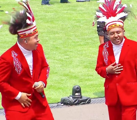 Aksi Energik M.A.C, Band Asal Papua Manggung di Istana