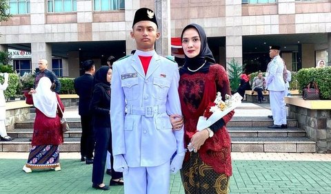 Penampilan Dhofin juga bikin salfok netizen. Potretnya dipuji begitu ganteng.