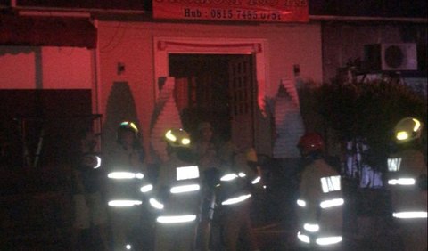 Polisi mengusut kebakaran Hotel V2 di Jalan Panglima Polim V, Melawai, Kebayoran Baru Jakarta Selatan pada Kamis (17/8) malam.