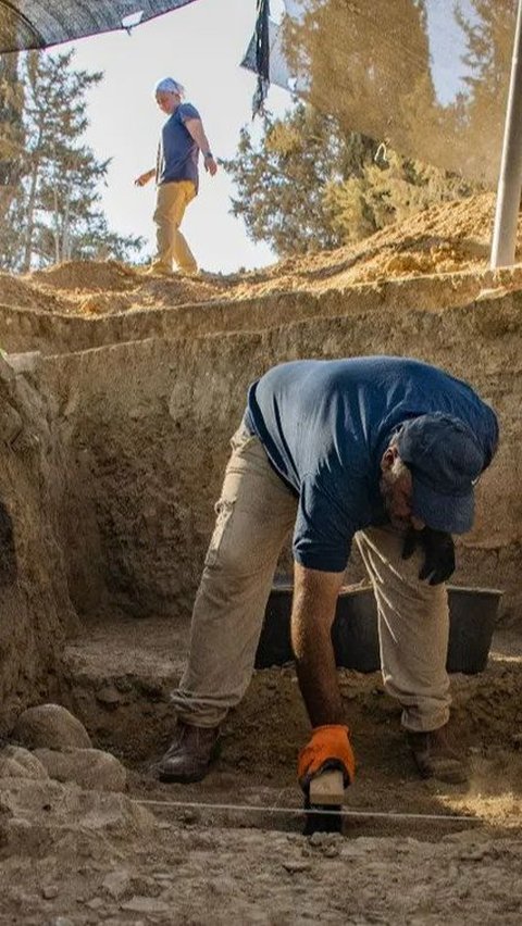 Gerbang Kota Tertua Berusia 5.500 Tahun Ditemukan di Bawah Pabrik, Dikelilingi Dua Menara Batu