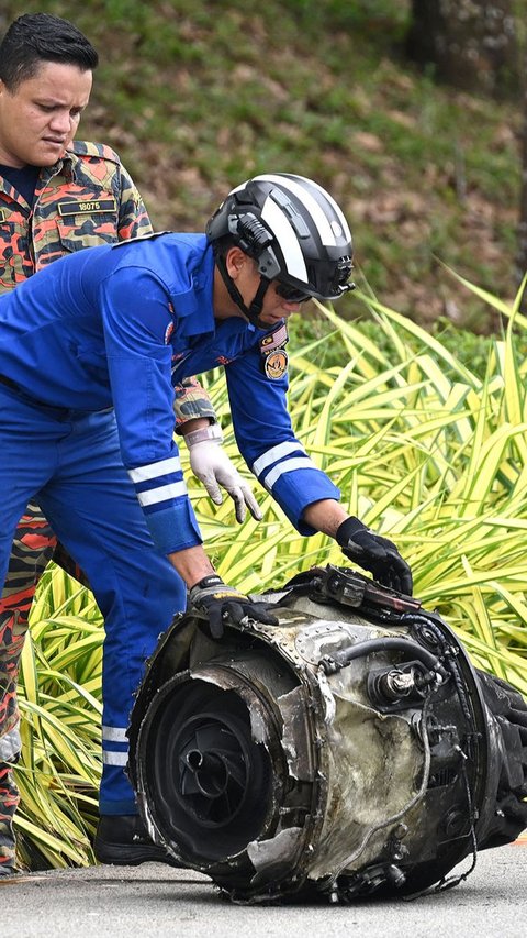 Sebanyak 10 orang dilaporkan tewas dalam kecelakaan tersebut.