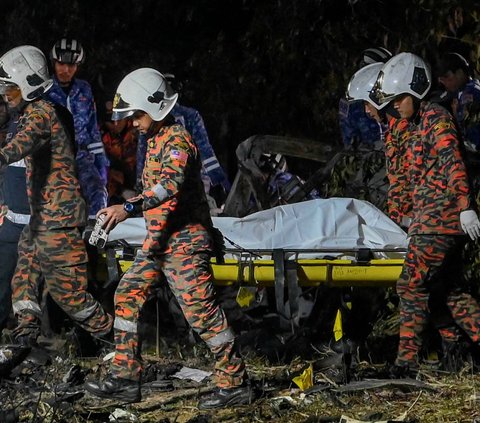 FOTO: Penampakan Puing Jet Pribadi di Malaysia yang Tabrak Motor dan Mobil hingga Tewaskan 10 Orang