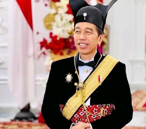 Jokowi Pakai Busana Raja Surakarta saat Upacara HUT ke-78 RI, Ini Filosofi Ageman Songkok Sikepan Ageng