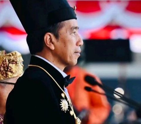 Jokowi Pakai Busana Raja Surakarta saat Upacara HUT ke-78 RI, Ini Filosofi Ageman Songkok Sikepan Ageng