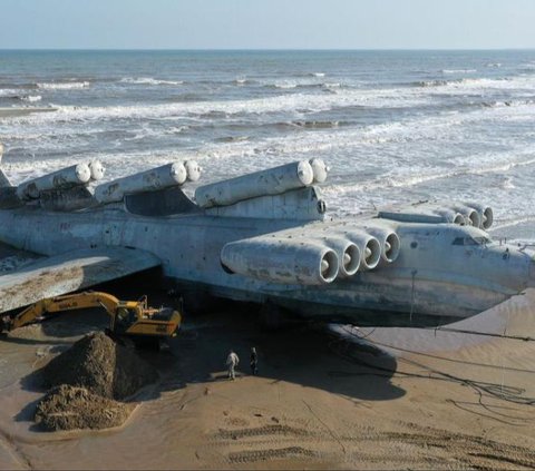 Once Made the US Tremble, Russia's Strange Fighter Jet is Now Abandoned