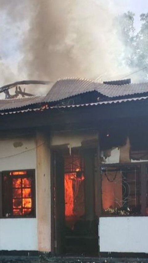 Dalam 3 Hari Terjadi Kasus Kebakaran Dua Kantor Distrik dan Penganiayaan Maut Pejabat di Papua Barat
