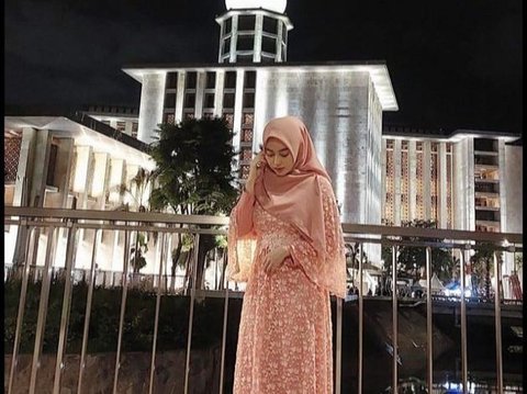 7 Potret Nabilah Ayu, Mantan Anggota JKT48 Yang Terbaru, Telah Dengan Mantap Memutuskan Untuk Berhijab dan Rajin Mengikuti Kajian.