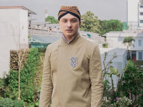 Nicholas Saputra Menjadi Mas-Mas Jawa Saat Upacara 17 Agustus di Istana Negara, Membuat Wanita Ingin Menyapa Sayang