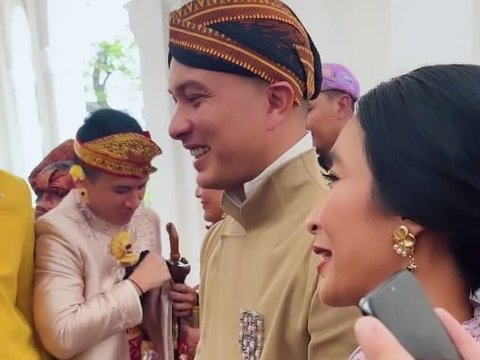 Nicholas Saputra Menjadi Mas-Mas Jawa Saat Upacara 17 Agustus di Istana Negara, Membuat Wanita Ingin Menyapa Sayang