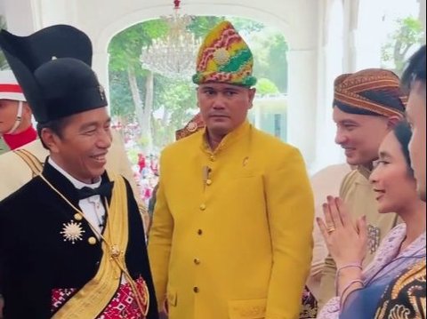 Nicholas Saputra Menjadi Mas-Mas Jawa Saat Upacara 17 Agustus di Istana Negara, Membuat Wanita Ingin Menyapa Sayang