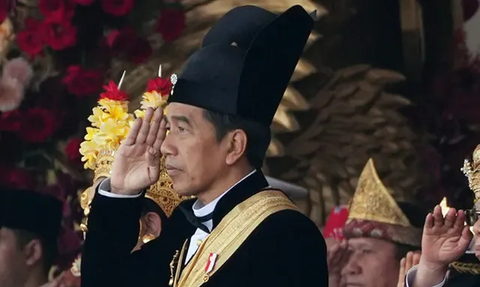 CEK FAKTA: Hoaks Presiden Jokowi Pakai Baju China saat Upacara HUT ke-78 RI
