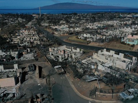 FOTO: Mirip Zona Perang, Begini Hancurnya Pulau Surga Wisata Akibat Kebakaran Hutan Hawaii yang Mengerikan