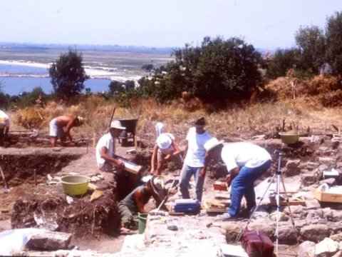 Tulang Rahang Tentara Bizantium Berusia 1.800 Tahun Ditemukan Dijahit dengan Benang Emas