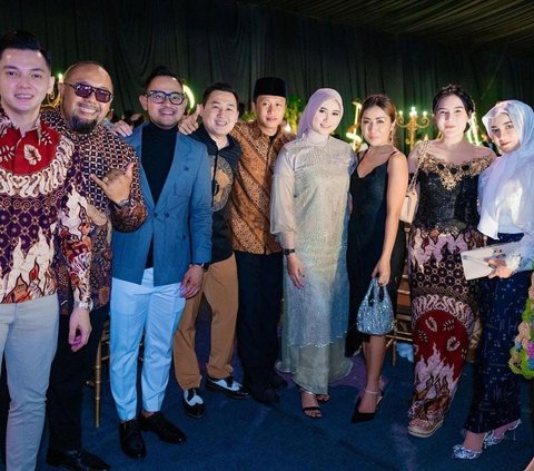 Cantiknya Shandy Purnamasari Hadiri Resepsi Ngunduh Mantu Denny Caknan dan Bella Bonita