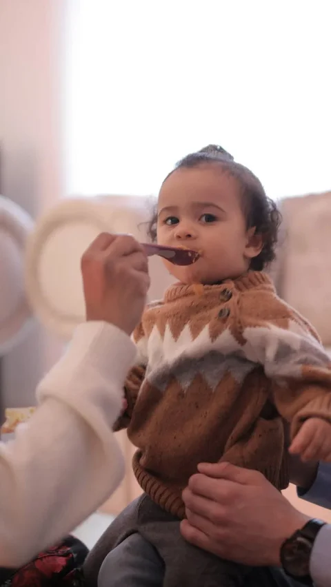 Bagi bayi yang sedang dalam fase pengenalan makanan pendamping ASI (MPASI), pemilihan jenis ikan yang tepat dapat memberikan manfaat yang luar biasa untuk perkembangan dan kecerdasan otak mereka.