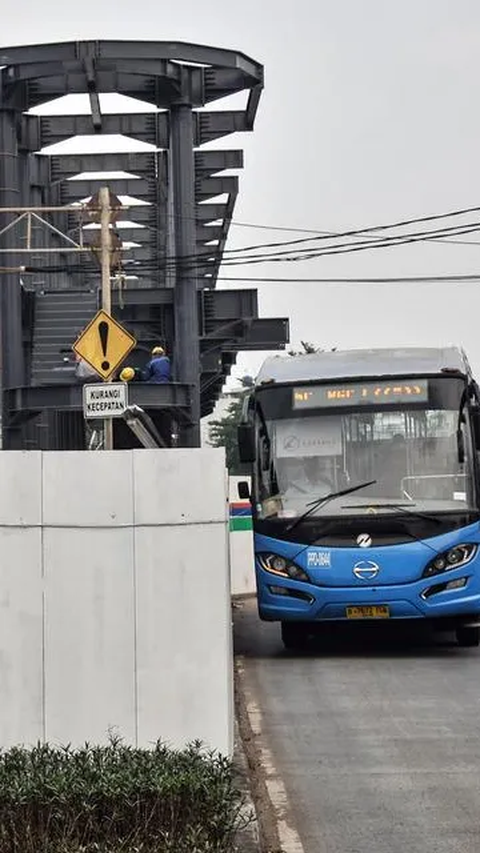 Transjakarta Ubah Bus Bahan Bakar Diesel ke Listrik pada 2024
