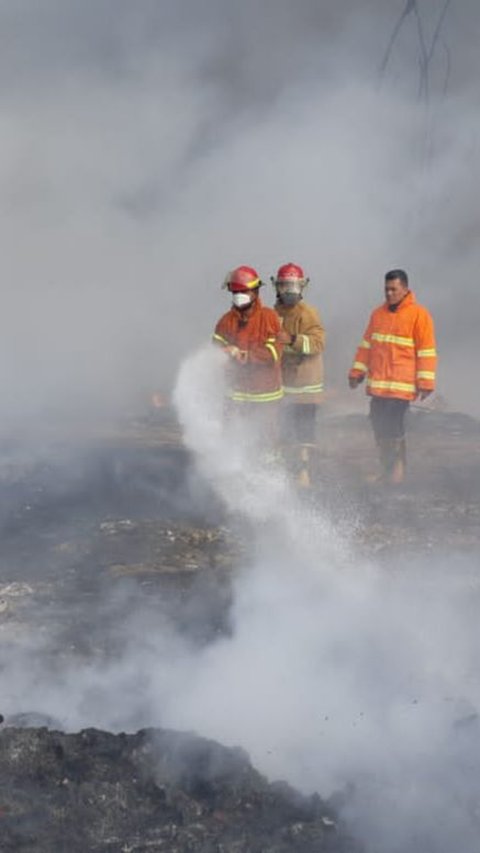 TPST Bantar Gebang Kebakaran, 22 Lapak Pemulung dan Empat Motor Ludes Terbakar