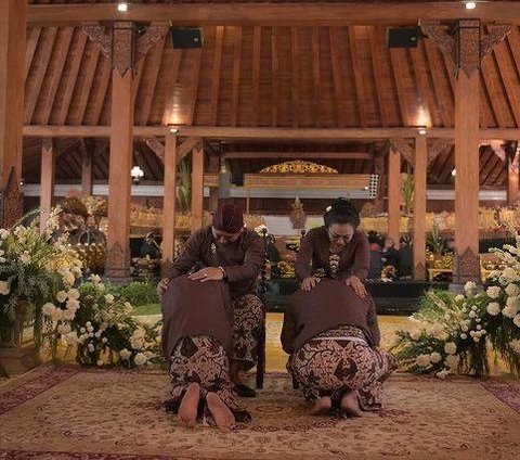 Junjung Tinggi Tradisi Jawa, Ini Momen Ruwatan Dua Anak Laki-Laki Soimah