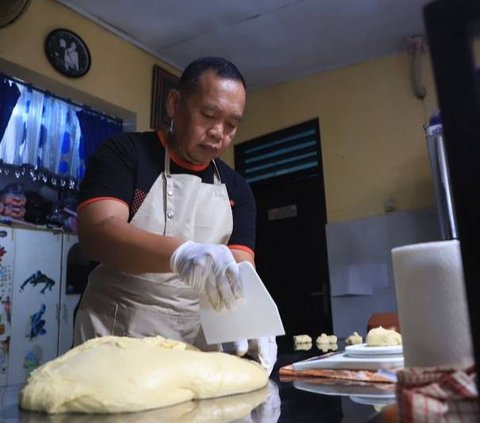 Pensiunan Polri di Tangerang Ini Pilih Jualan Roti di Rumah, Sukses Layani Ratusan Pesanan