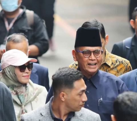 Bareskrim Polri resmi menahan Pimpinan Pondok Pesantren (Ponpes) Al-Zaytun Panji Gumilang. Penahanan dilakukan terhitung sejak Rabu (2/8) dini hari, hingga 20 hari ke depan.