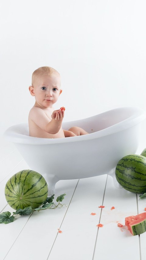8 Manfaat Semangka untuk Bayi, Bantu Cegah Konstipasi