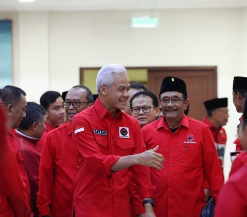 Gubernur Jawa Tengah yang juga bakal calon presiden Ganjar Pranowo turut hadir.