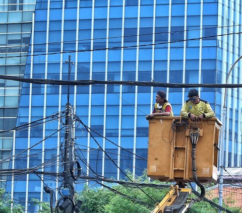 Rencananya semua kabel optik di udara akan ditertibkan dan ditanam sesuai Perda terkait Sarana Jaringan Utilitas Terpadu (SJUT).