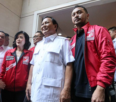 Terkait apa yang menjadi pembahasan dalam kunjungan Prabowo, Isyana belum bisa membeberkan. Ia berujar keterangan secara resmi perihal pertemuan akan disampaikan setelahnya.