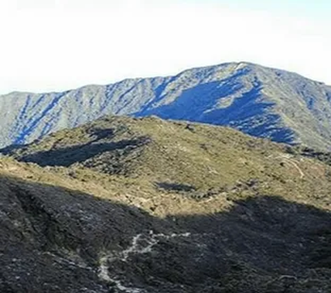 10 Gunung Paling Angker di Indonesia, Ceritanya Bikin Merinding