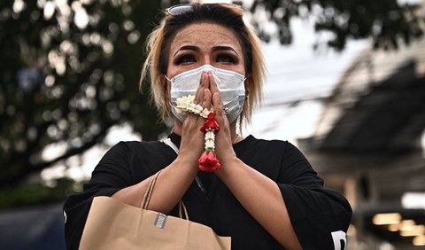 Gubernur Bangkok, Chadchart Sittipunt mengatakan, pihaknya sudah tak mampu lagi berbuat banyak karena posisi patung sudah berdiri di lahan milik hotel.