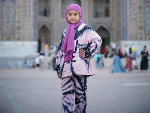 8 Foto Menawan Maryam, Putri Oki Setiana Dewi Saat Berlibur di Uzbekistan, Penampilan Modis yang Memukau!