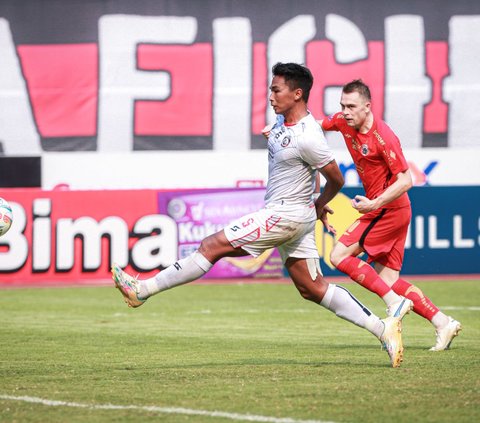 Sementara Arema masih tetap tanpa kemenangan pada laga BRI Liga 1 musim ini. <br /><br />Raihan tiga poin dari sembilan laga (M0 S3 K6) membuat Arema tak mengubah posisinya yang terbawah.