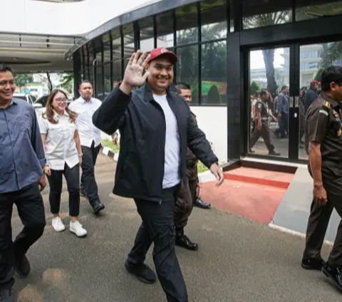 3. Menteri Pemuda dan Olahraga Dito Ariotedjo<br />Politikus muda Partai Golkar ini bakal menjadi calon legislatif dari Dapil DKI Jakarta I yang meliputi Jakarta Timur.