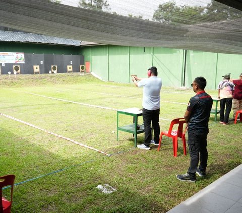 Sementara itu Ketua Perbakin Kota Medan Topan Obaja Putra Ginting saat menutup lomba menembak dalam rangka Porkot Medan ke XIII tersebut berharap melalui lomba menembak ini dapat meningkatkan prestasi para atlet.