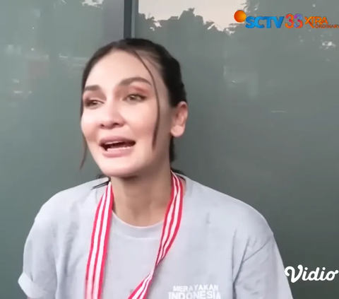 Potret Luna Maya Gocek Bola saat Main Futsal di Perayaan Kemerdekaan, Bikin Salfok