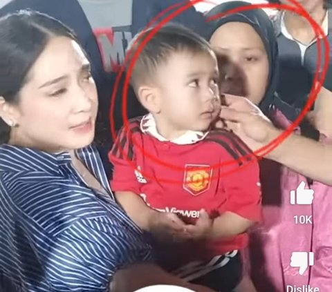 Pipi Rayyanza Dicubit Berkali-kali Orang Tak Dikenal, Tatapan Mata Sus Rini Jadi Perbincangan