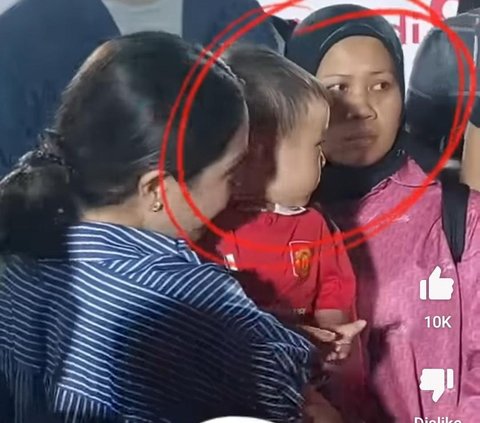 Pipi Rayyanza Dicubit Berkali-kali Orang Tak Dikenal, Tatapan Mata Sus Rini Jadi Perbincangan