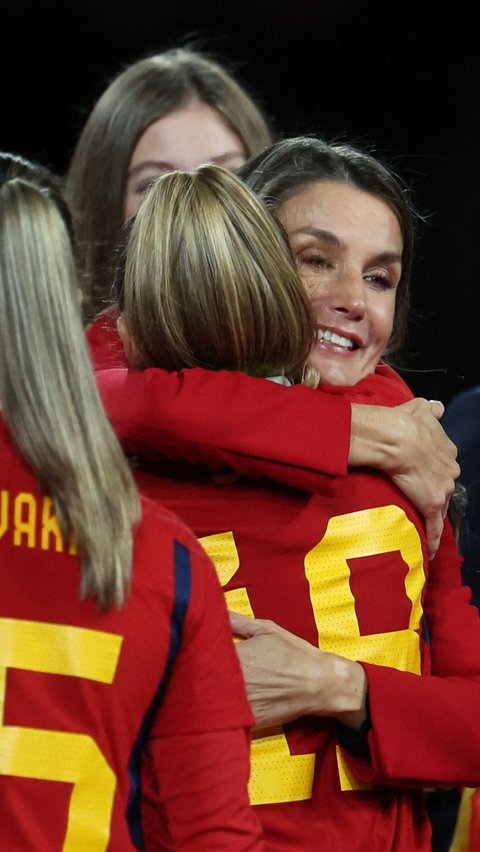 Pada kesempatan itu, Ratu Spanyol Letizia turut merayakan kemenangan timnas Spanyol wanita setelah memenangkan Final Piala Dunia 2023.